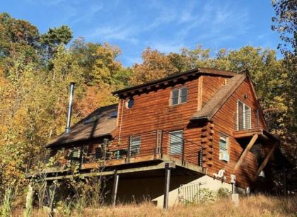 Luxury secluded Catskill log cabin on creek-ski hike great restaurants mins away