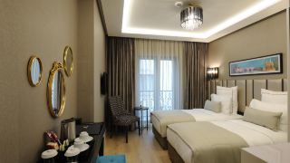 le-petit-palace-hotel-special-category