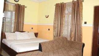 lifeline-hotel-and-suites