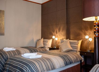 Tanes Hotel