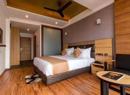 The Regal Hotel & Lounge