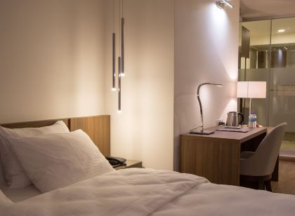 TN & CO Hotel