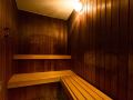 capsule-land-yushima-male-only