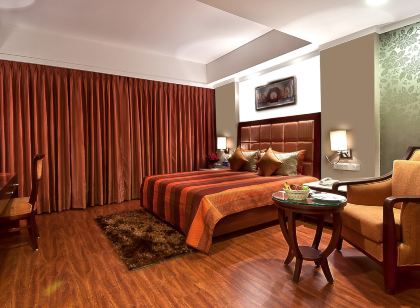 The Golden Plaza Hotel