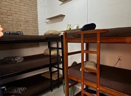 Pinheiros Hostel & Food