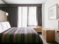the-jewel-a-club-quarters-hotel-opposite-rockefeller-center