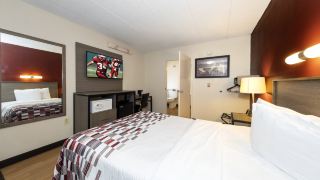 red-roof-inn-tinton-falls-jersey-shore