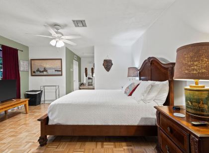 Miami Paradise with Pool Near Haulover Beach and Aventura Mall.