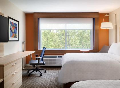 Holiday Inn Express & Suites Dallas Market Ctr - Love Field