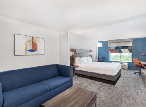 Holiday Inn Express & Suites COLUMBUS AT NORTHLAKE by IHG