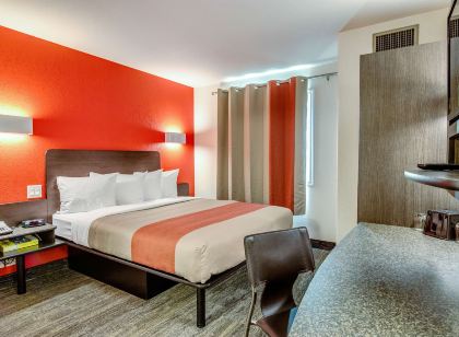 Motel 6 Saskatoon, SK