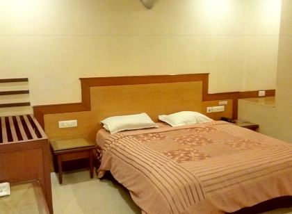 Hotel Kohinoor Square