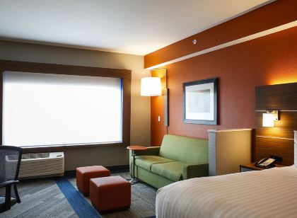 Holiday Inn Express & Suites Louisville Downtown