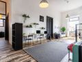 bee-hostel