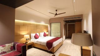 hotel-charan-plaza