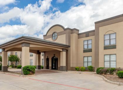 Quality Suites Sherman