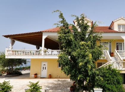 Verga Apartments & Suites