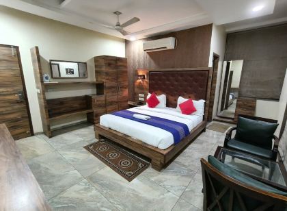 Hotel Surya Palace - Durg Railway Station