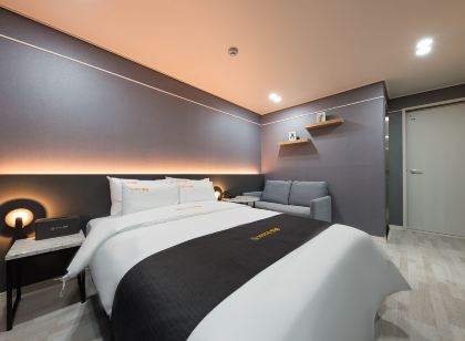 Jeonju Myeongpum Hotel