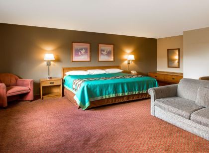 Super 8 by Wyndham Hartford WI
