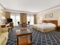 ramada-by-wyndham-naples