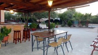 villa-maria-pista-de-padel-y-piscina