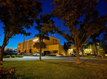 DoubleTree by Hilton Hotel Wichita Airport