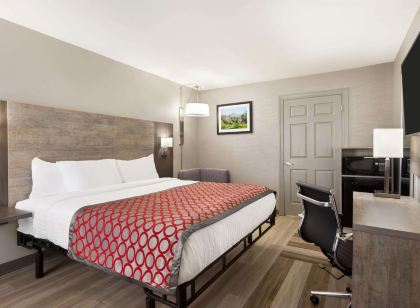 Days Inn & Suites by Wyndham Bowling Green