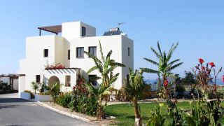 aura-holiday-villas