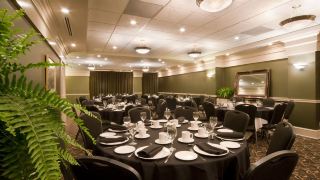 varscona-hotel-on-whyte