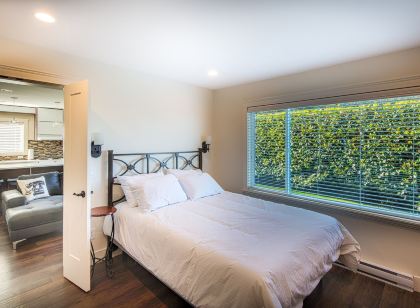Qualicum Beach Ocean Suites
