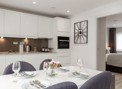 シティステイ リビング - ミッドサマー ミューズ