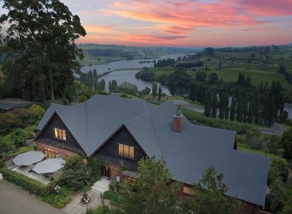 Lake Karapiro Lodge