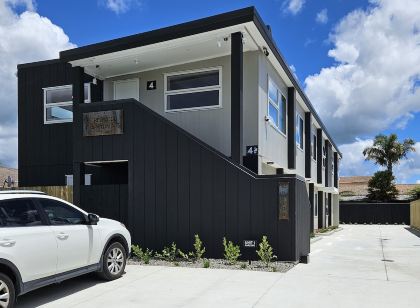 Redwood Apartments