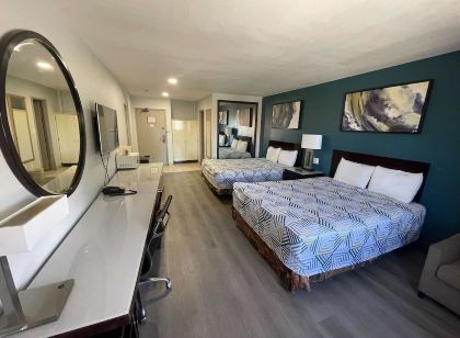 Portside Inn & Suites
