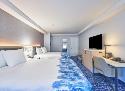 All Seasons Inn & Suites