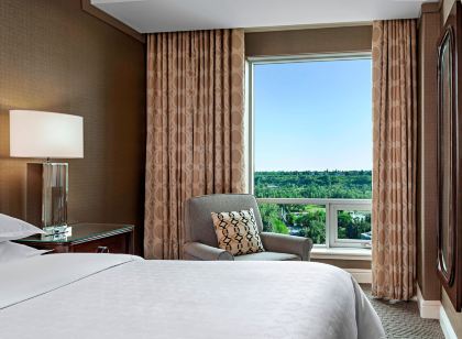 卡爾加里克萊裡喜來登套房飯店