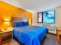 casa-blanca-hotel-brooklyn