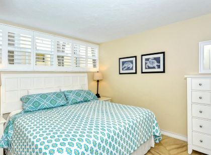 LaPlaya 101E-Relax on Your Private Lanai under the Palms!