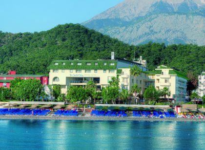 L'Ancora Beach Hotel