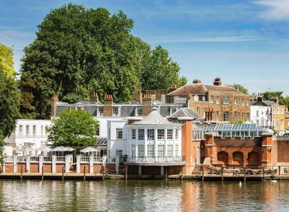 The Mitre, Hampton Court
