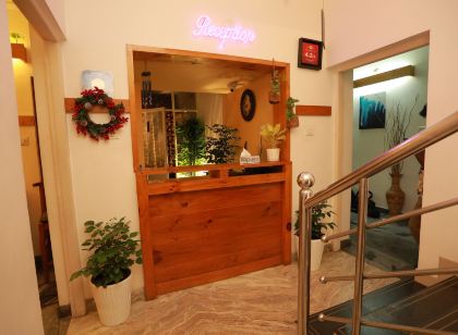 The Waves by the Beach Inn