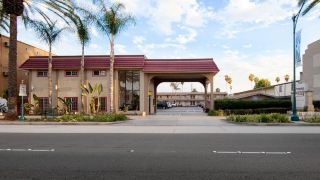 anaheim-discovery-inn-and-suites