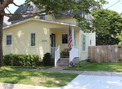Updated & Short Walk to Downtown Charlevoix!