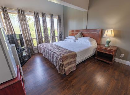 Sauble Beach Lodge