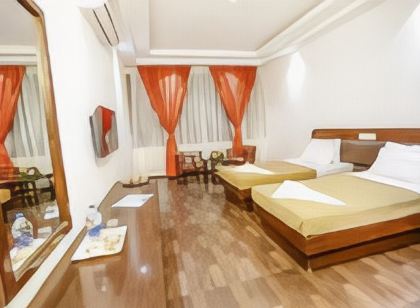 Iroomz Hotel Trupti International