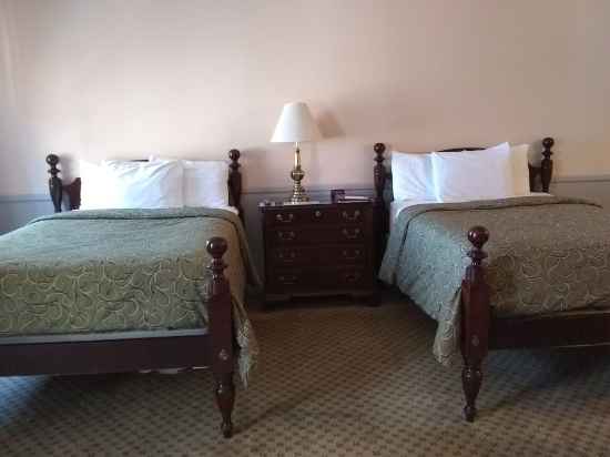 The Charles Inn at Vacationland Inns Rooms