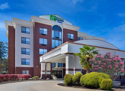 Holiday Inn Express & Suites BIRMINGHAM - INVERNESS 280 by IHG