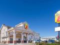super-8-by-wyndham-moose-jaw-sk