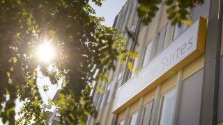 hotel-golden-circle-suites